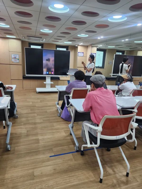 2026년 사회참여지원 평생교육활동 '스마트기기교육' 8회기 진행